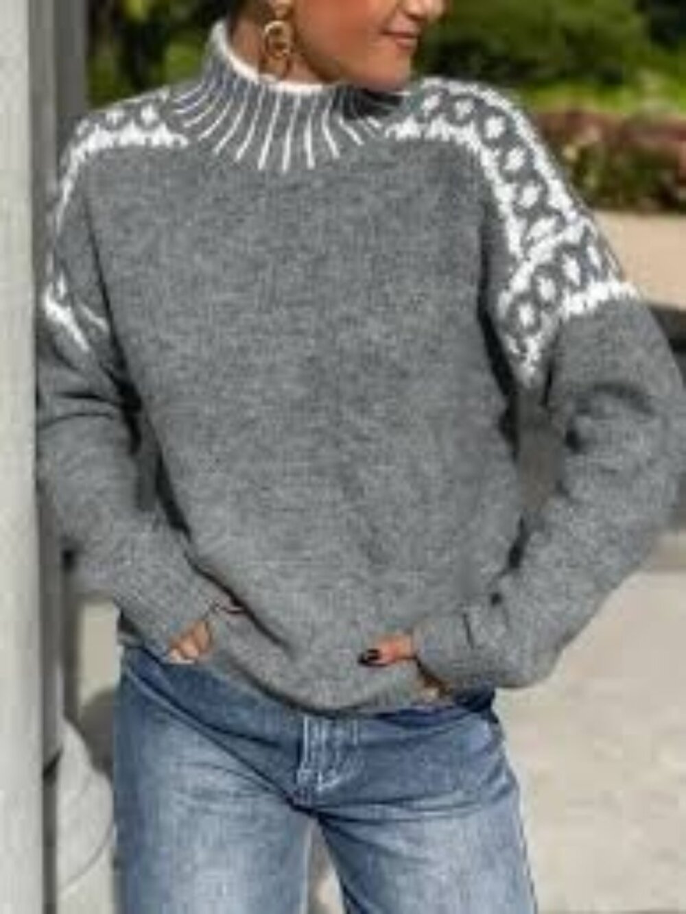 Super Soft Gray/White Half‎ Turtleneck Sweater Size Medium